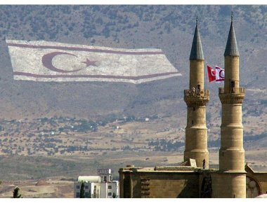 Κατεχόμενα: Δωρίζουν κλεμμένες εκτάσεις και υπηκοότητες